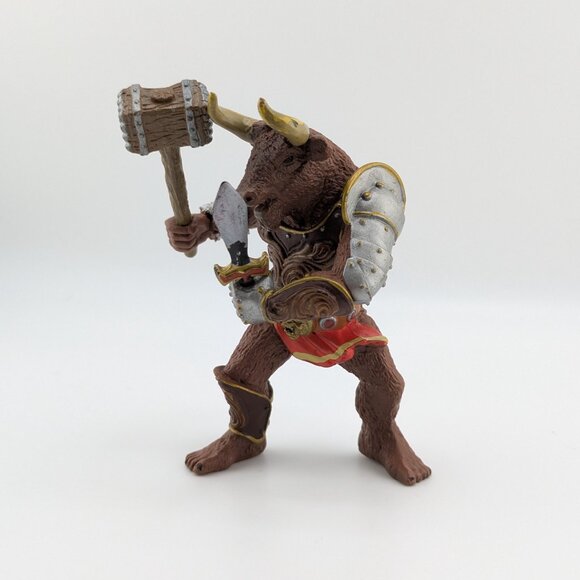 🐂 Papo Minotaur Fantasy Figurine 38931 – Mythical Collector's Piece 🏰 - Picture 2 of 4